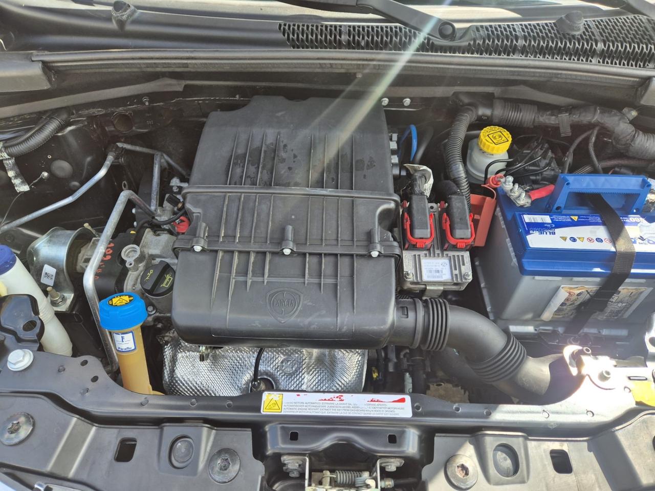 Lancia Ypsilon 1.2 69 CV 5 porte S&S Silver