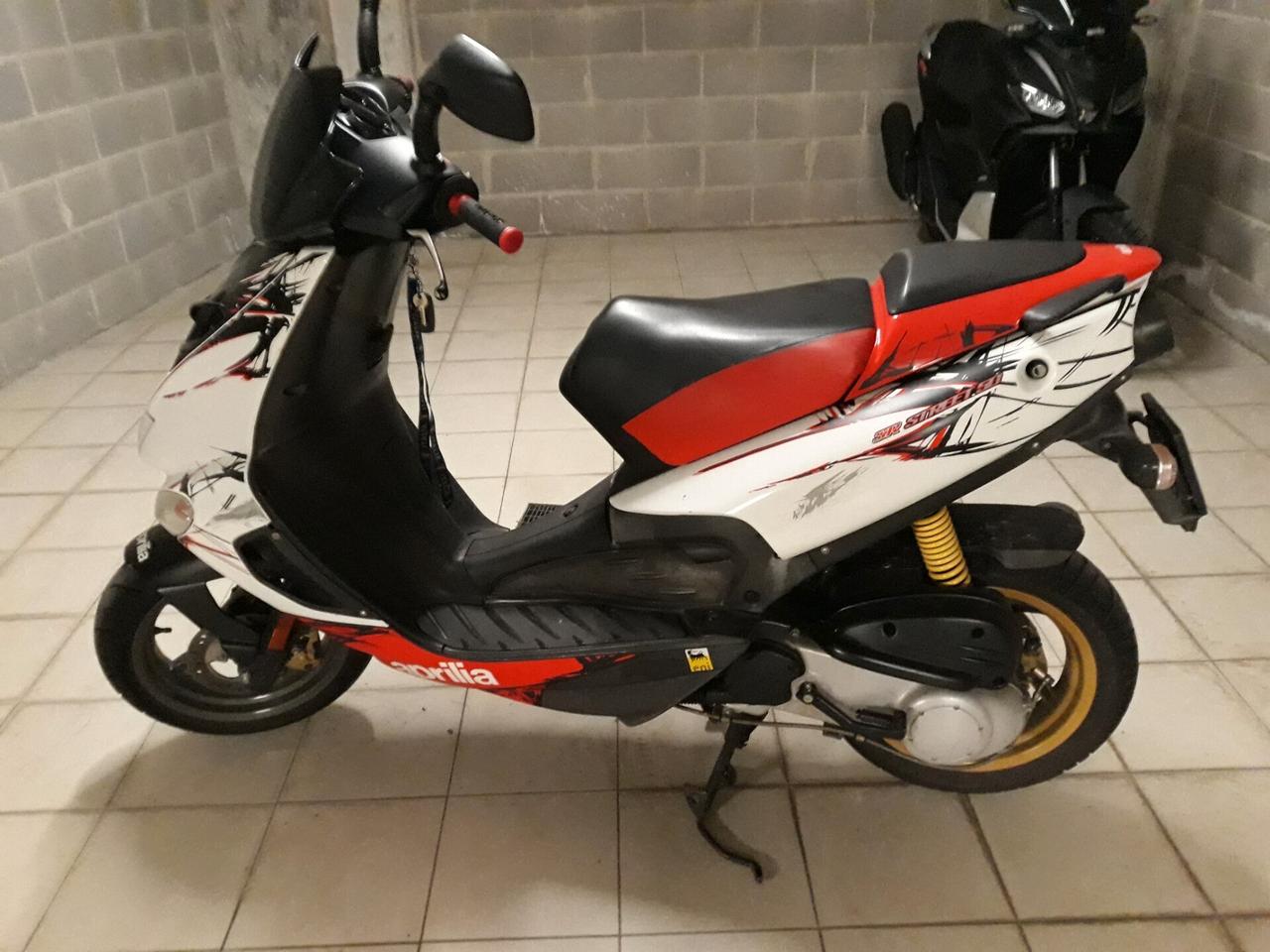 Aprilia SR 50 ... street