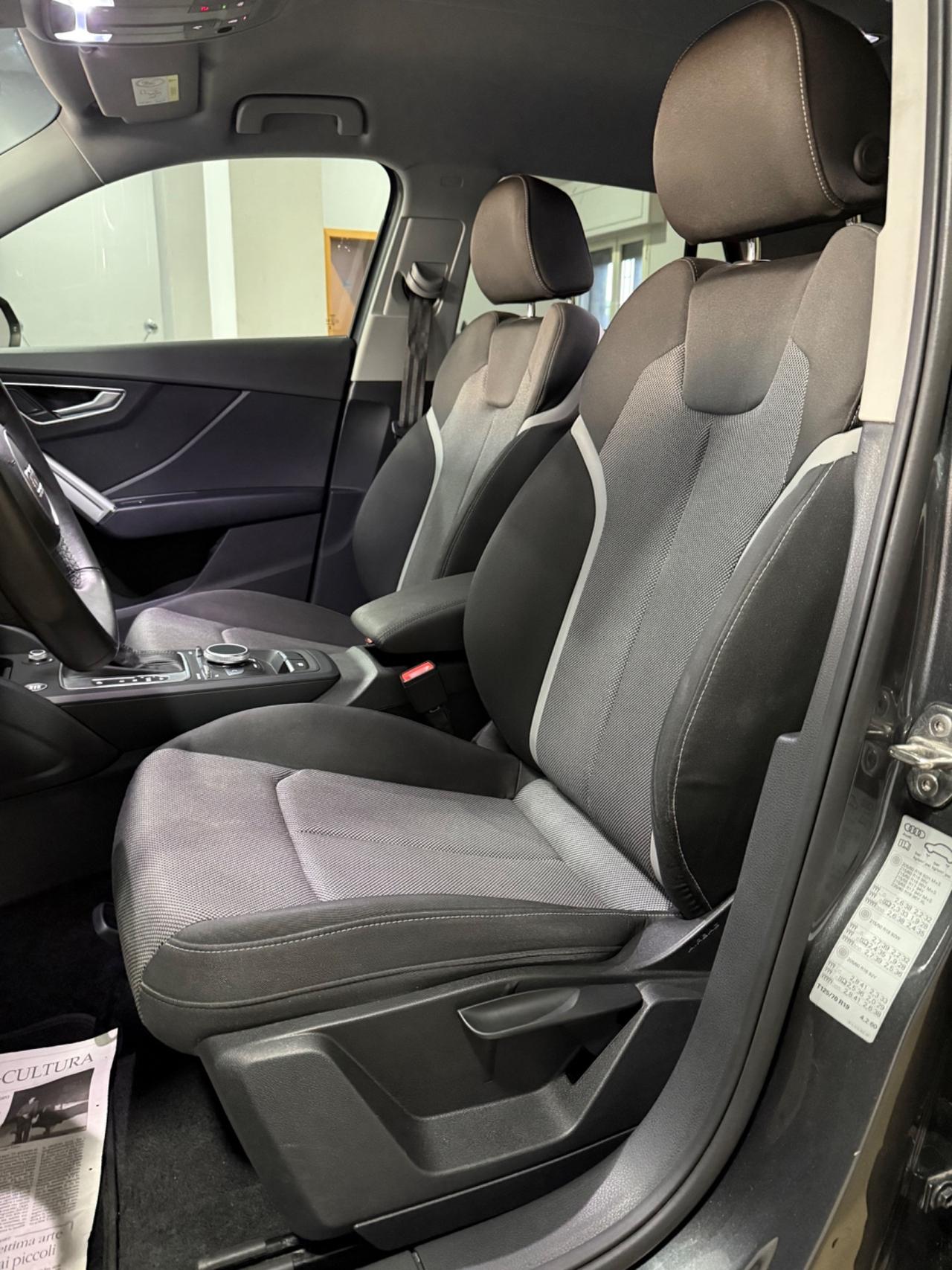 Audi Q2 40 TFSI quattro S tronic Identity Black