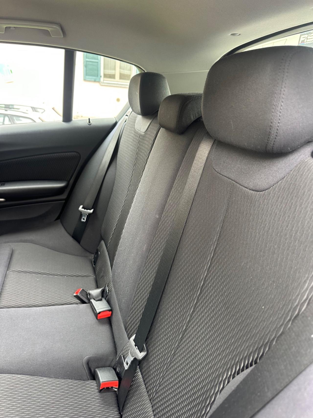 Bmw 116d 5p. URBAN GARANZ UNICOPR KMCERT EU5B