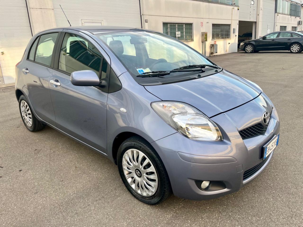 Toyota Yaris 1.3benz 2011 58.000km perfetta per neopatentati