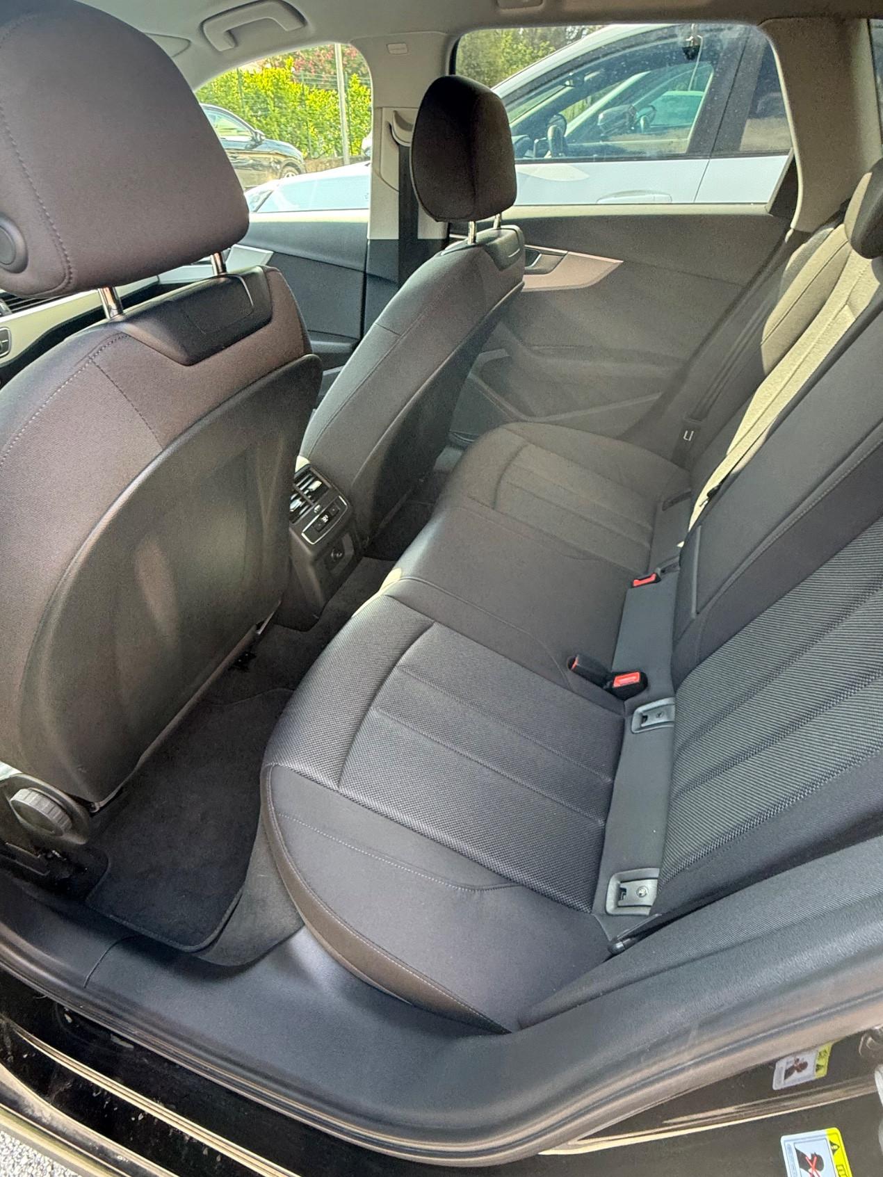 Audi A4 Avant 35 2.0 tdi mhev Business Advanced 163cv s-tronic