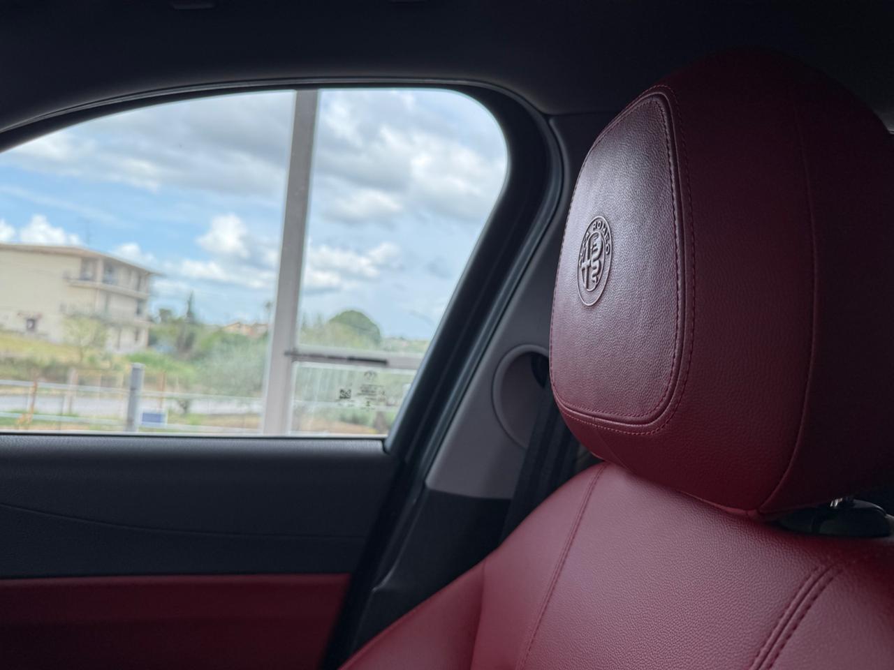 Alfa Romeo Giulia 2.2TurboD150cv ROSSO FERRARI+CARTIER2019