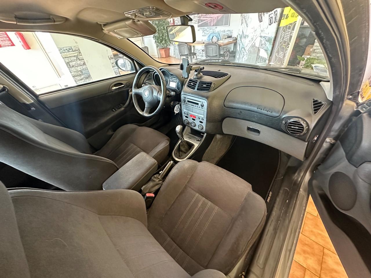 Alfa Romeo 147 1.6benz. +Gpl 5p. Distinctive
