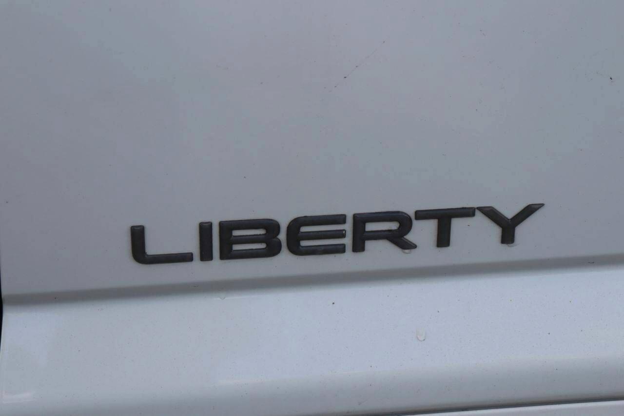 Jeep Liberty 3.7 V6 4X4 automatico 212cv