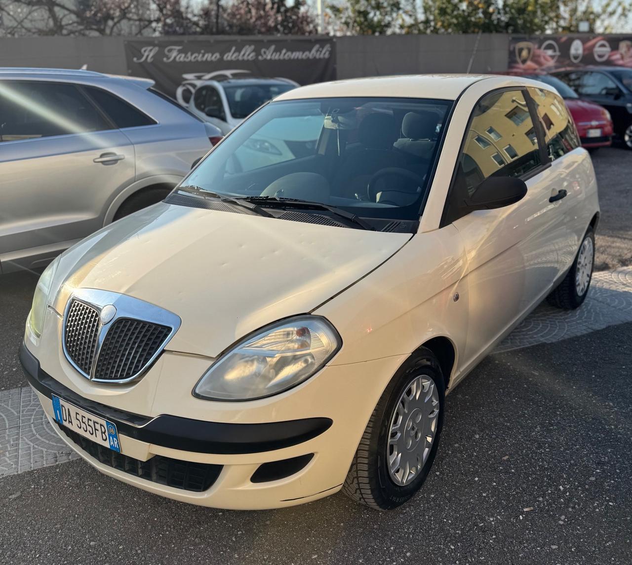 Lancia Ypsilon 1.2 Oro Giallo Gpl