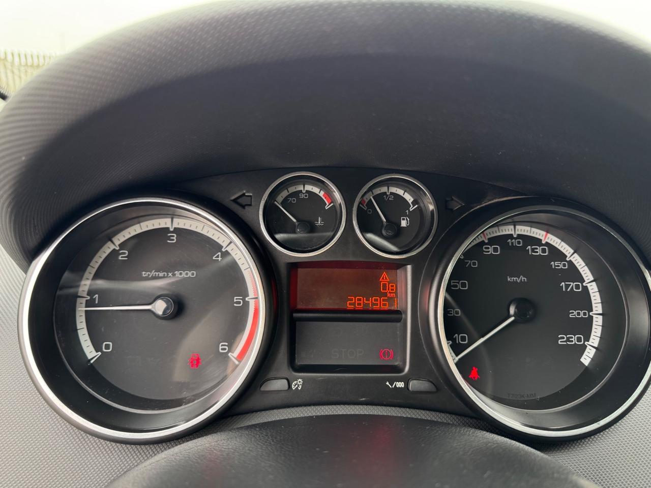 Peugeot 308 1.6 e-HDi 112CV Neopatentati