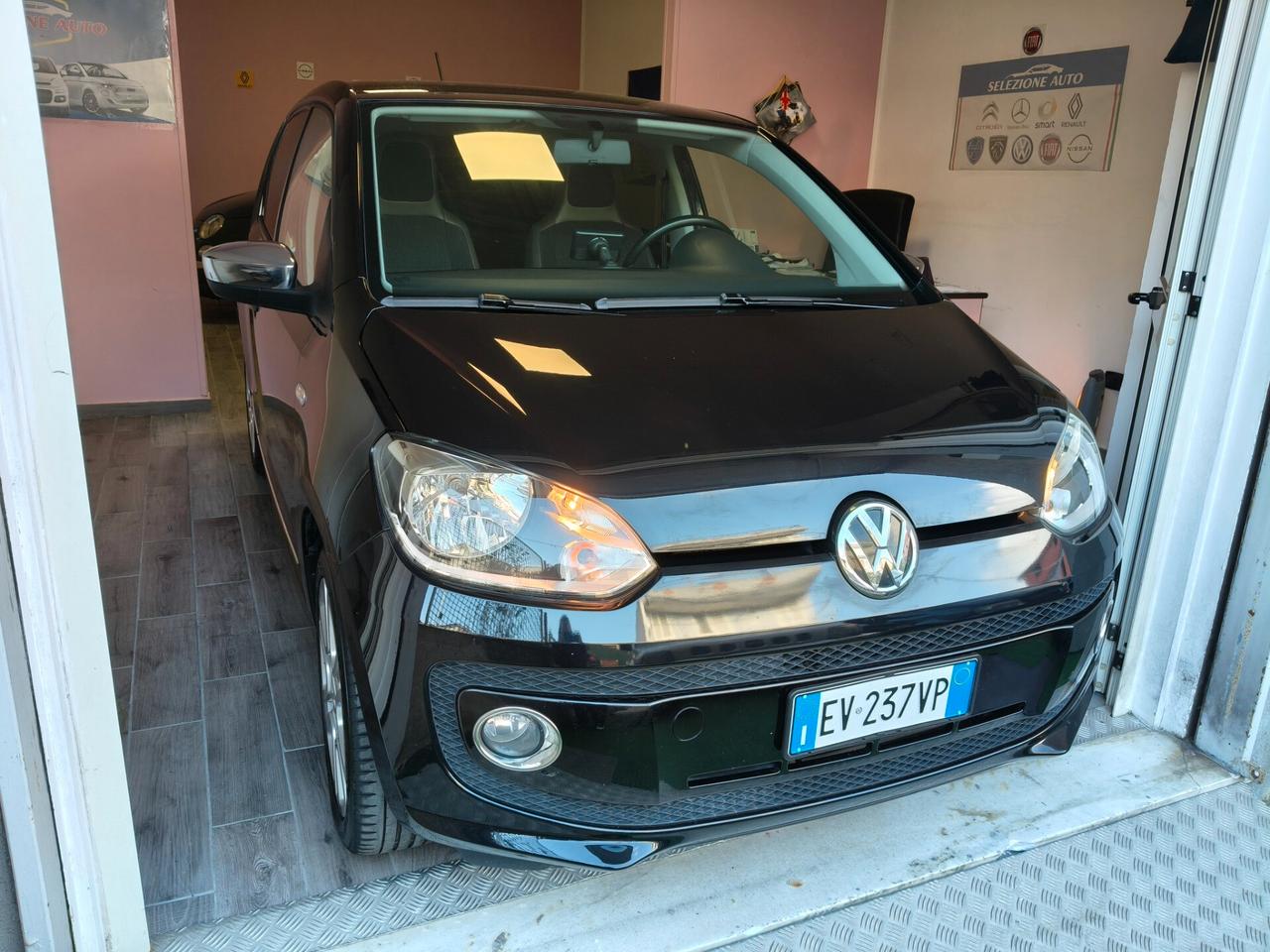 VOLKSWAGEN UP 1000 A METANO FULL OPTIONAL