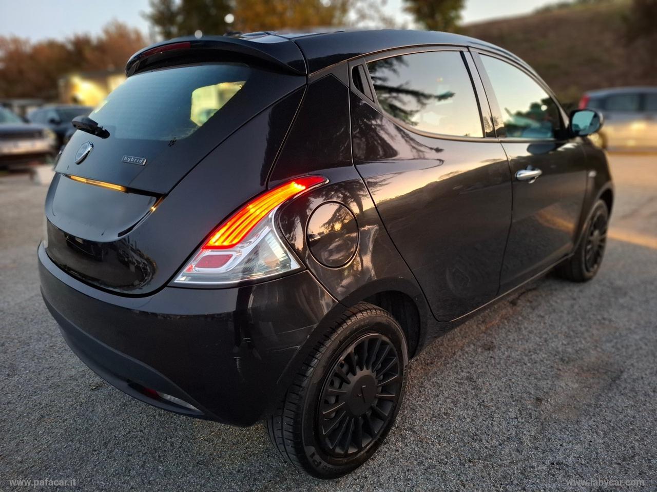 LANCIA Ypsilon 1.0 FireFly 5p.S&S Hybrid Silver