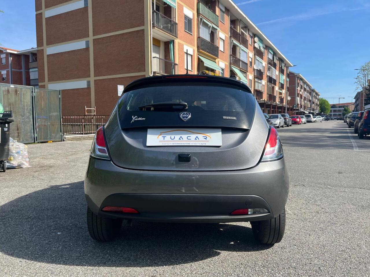 Lancia Ypsilon 1.0 FireFly MHEV Gold