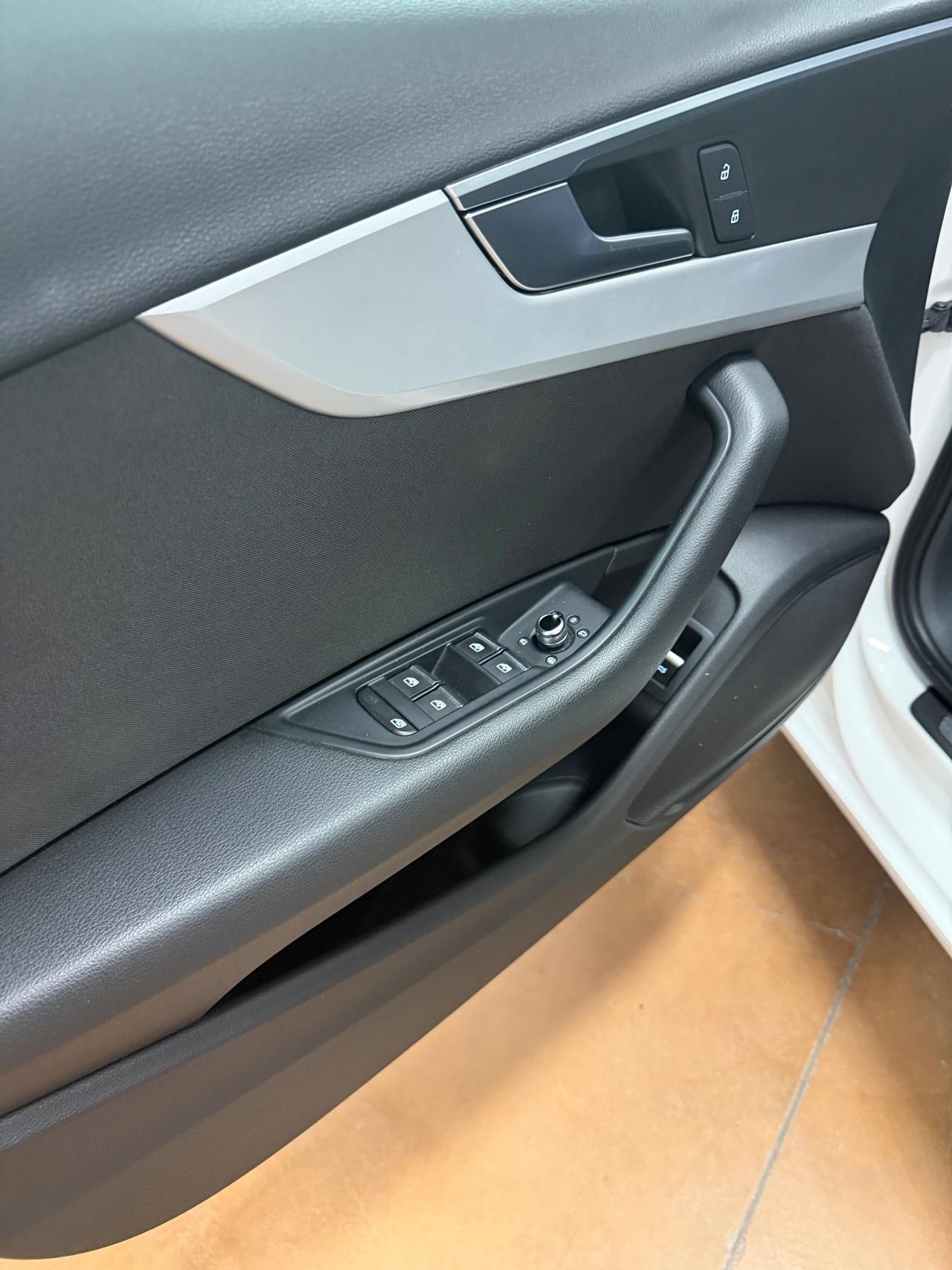 Audi A4 Avant 2.0 TDI 122 CV S tronic Business Sport