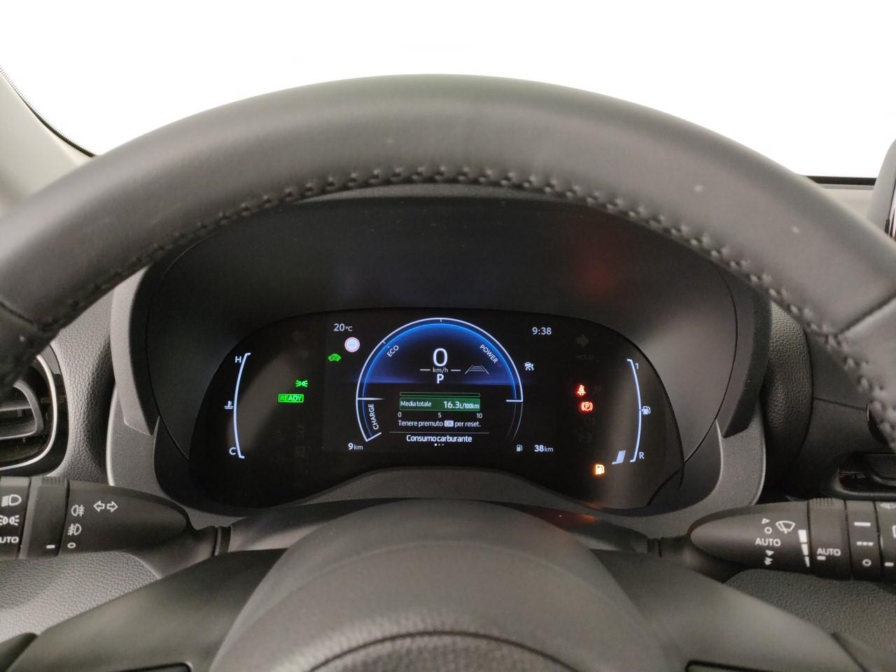 TOYOTA Yaris 1.5h Trend