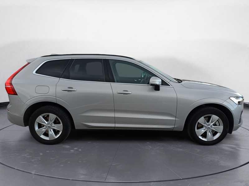 VOLVO XC60 2.0 b4 Momentum auto