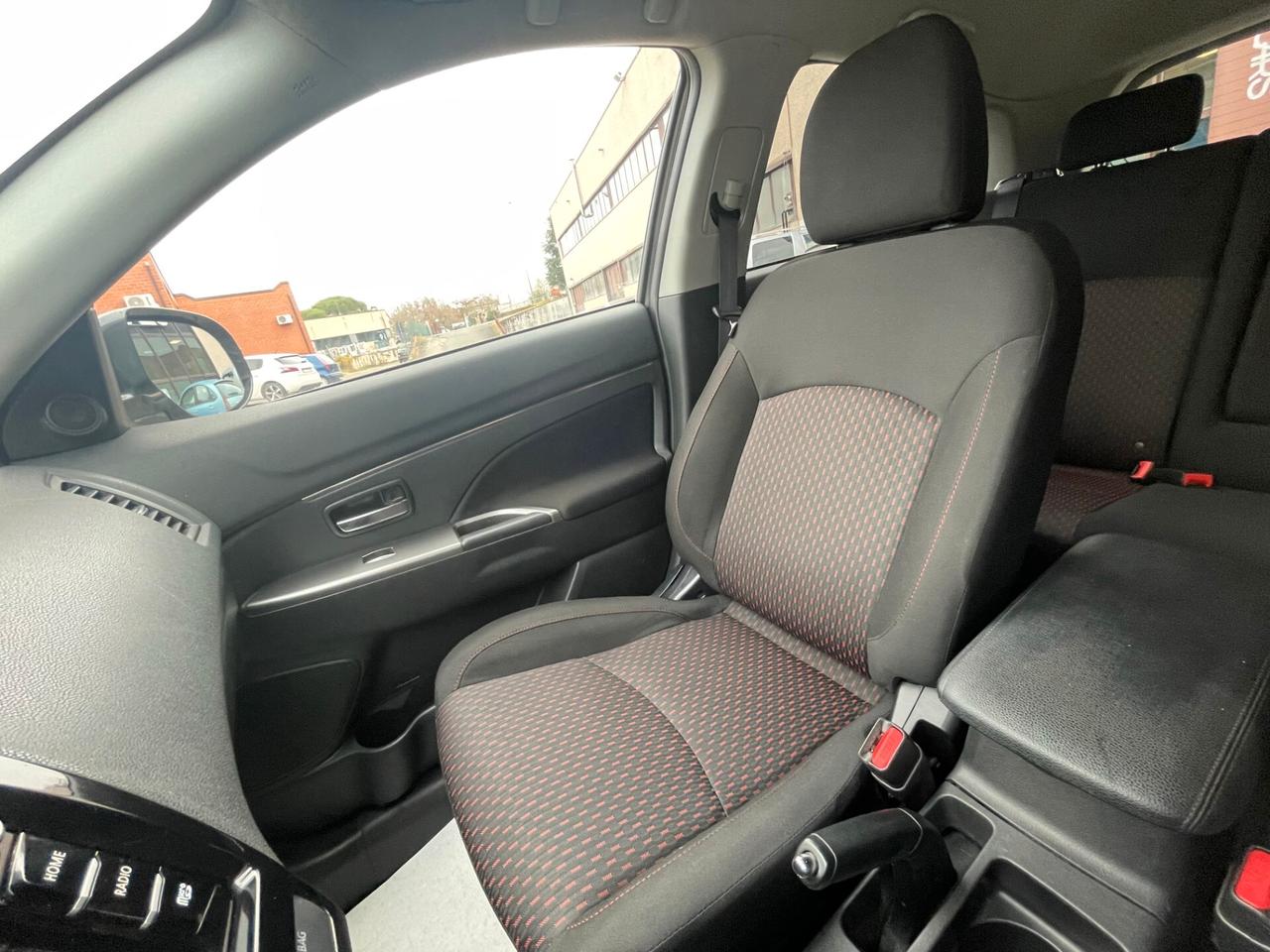 Mitsubishi ASX 1.6 DI-D 114 CV 4WD Intense Navi *GANCIO TRAINO*