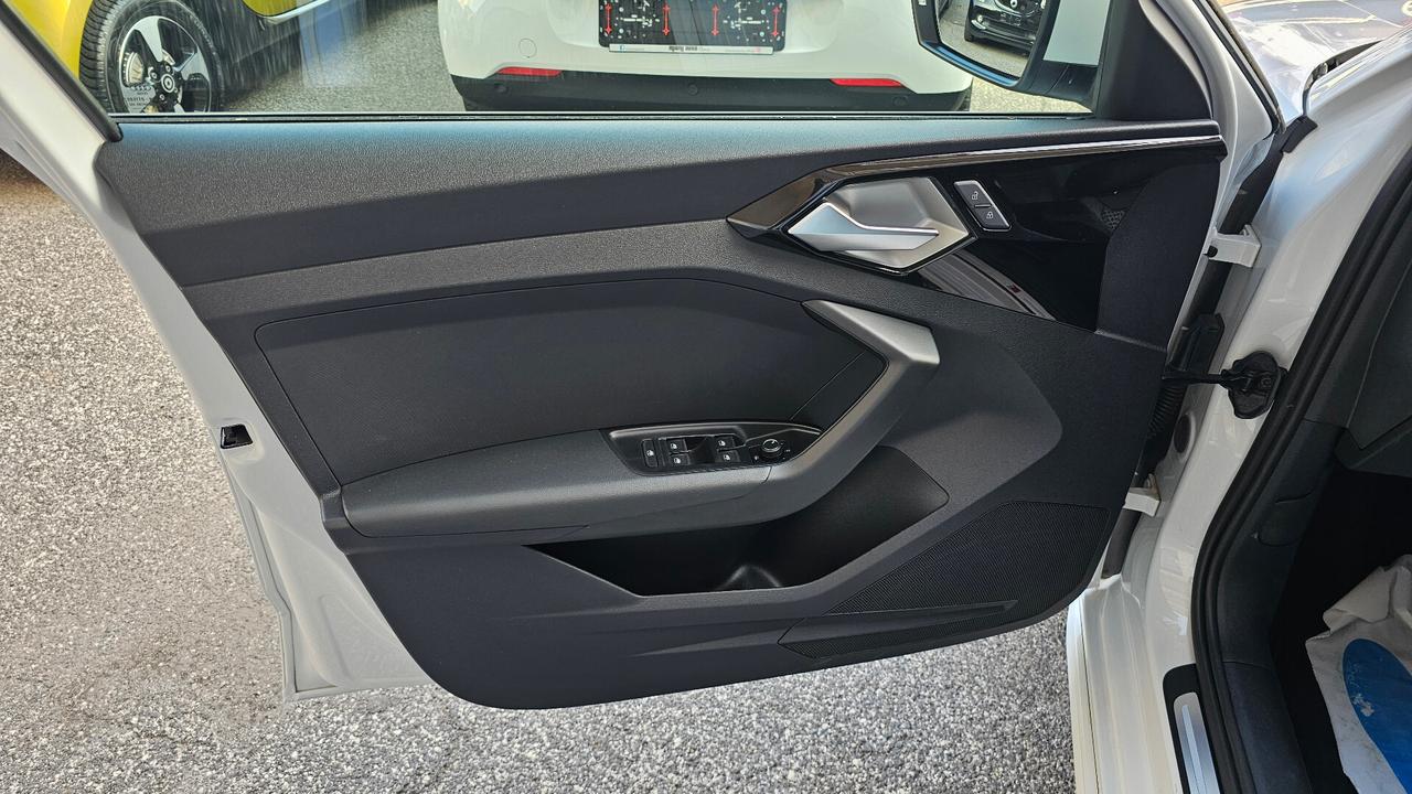 A1 SPB 30 TFSI S tronic Identity Black S-LINE INTERNO ESTERNO LED TAGL UFF GAR AUDI