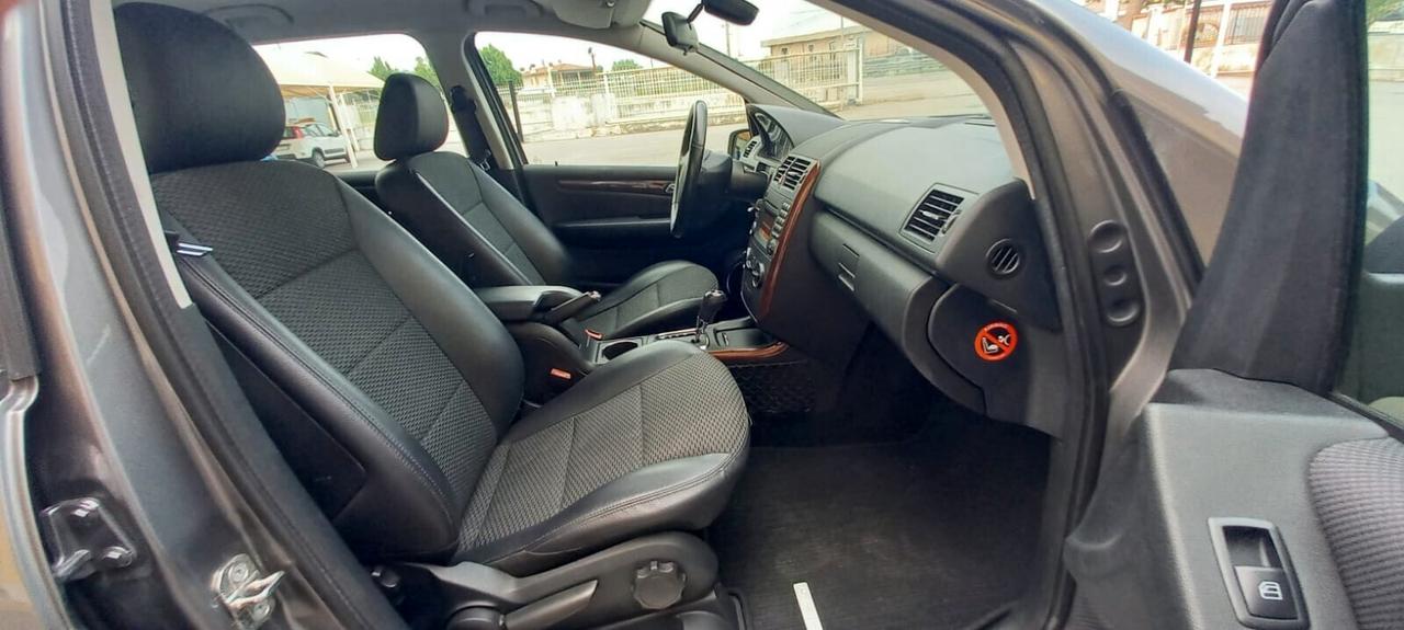 Mercedes-Benz Classe A 160 Benzina Allestimento Elegance cc. 1.5 CV. 95 Cambio Automatico 5 Porte 5 Posti Euro 5 SOLO 74.800 KM. Utilizzabile anche per i Neopatentati.