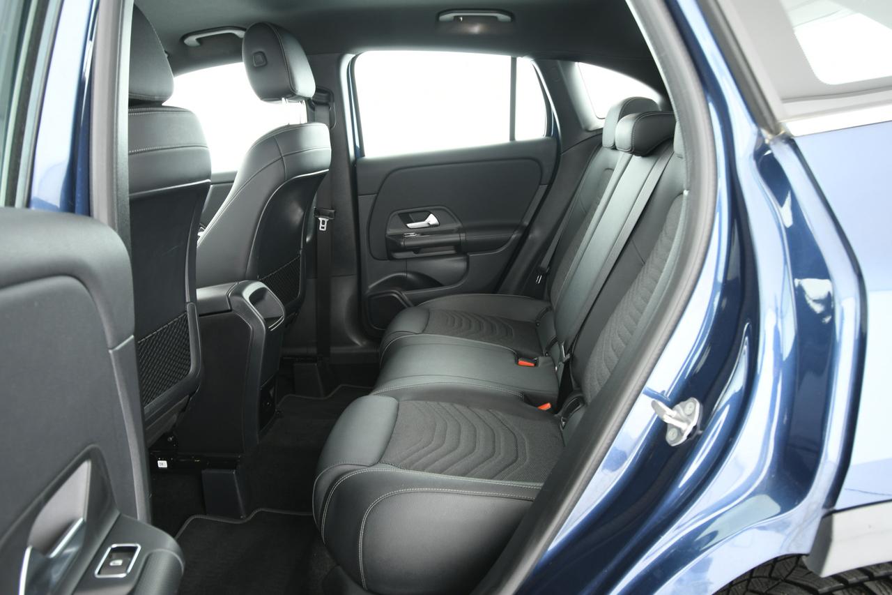 Mercedes-Benz GLA 250 e phev (eq-power) Sport auto CAMERA+LED+C18"