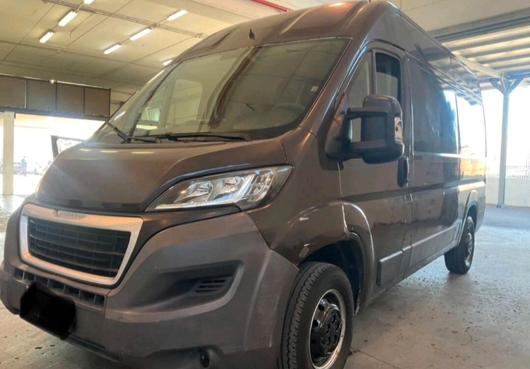 Furgone Peugeot boxer 2.2