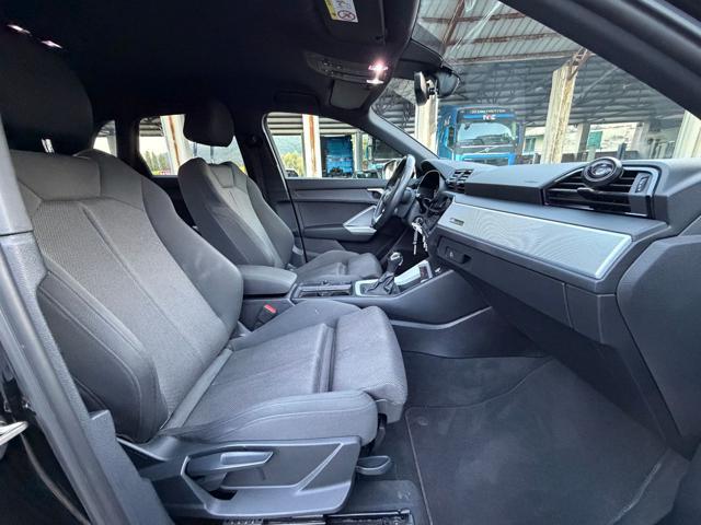 AUDI Q3 35 TFSI Business Advanced