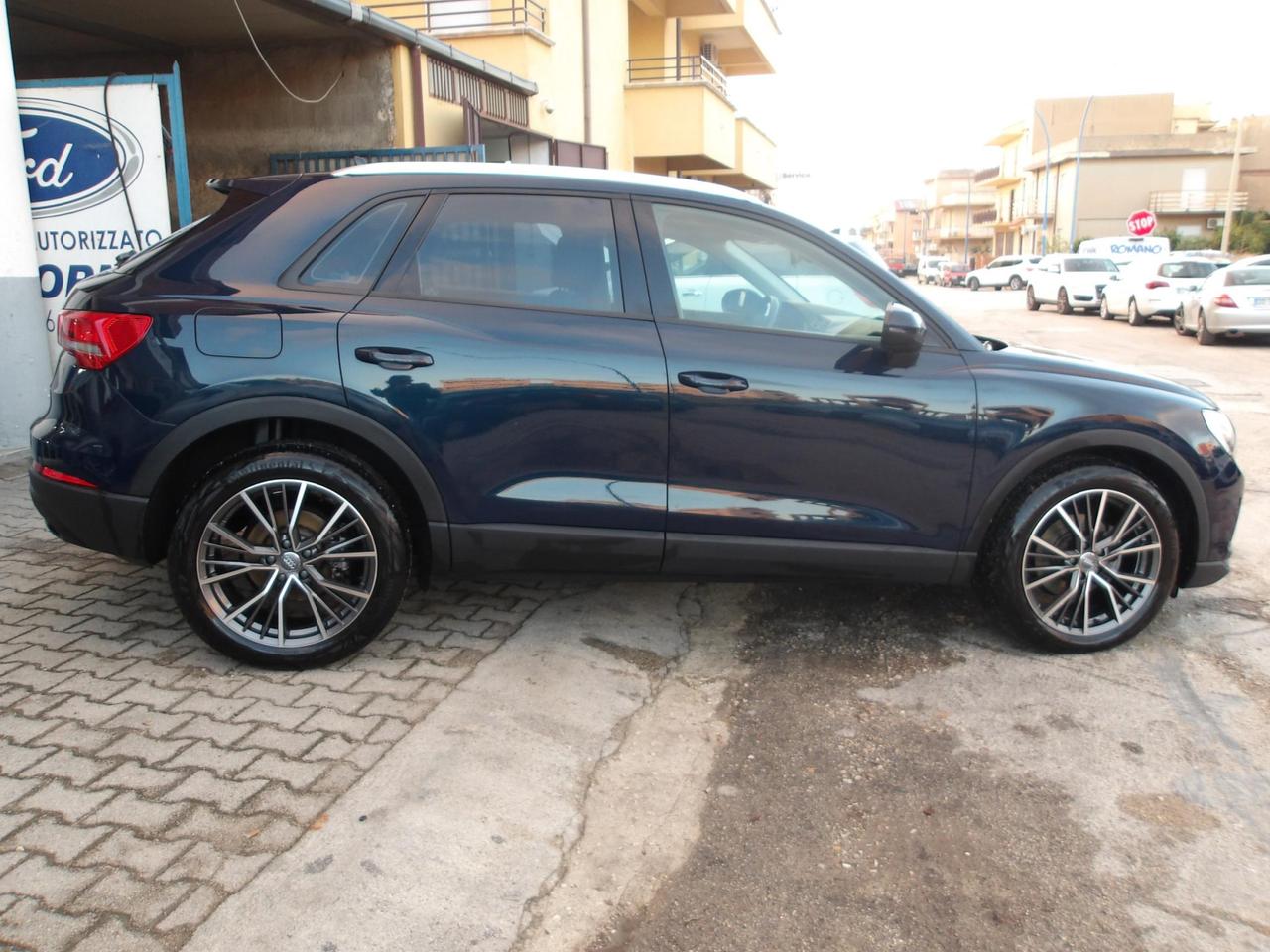 Audi Q3 35 2.0 tdi Business s-tronic