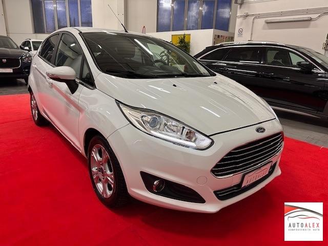 FORD - Fiesta 5p 1.5 tdci Black&White 75cv NEOPATENTATI
