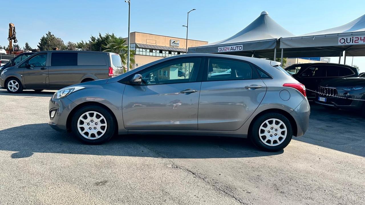 Hyundai i30 1.6 110 CV