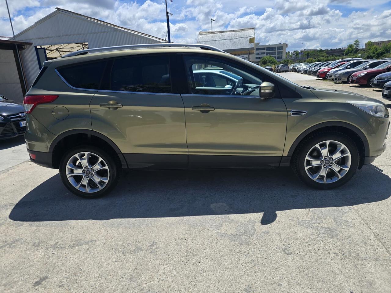 Ford Kuga 2.0 TDCI 140 CV 4WD Titanium