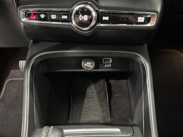 VOLVO XC40 T5 Recharge Plug-in Hybrid Inscription tetto pan.