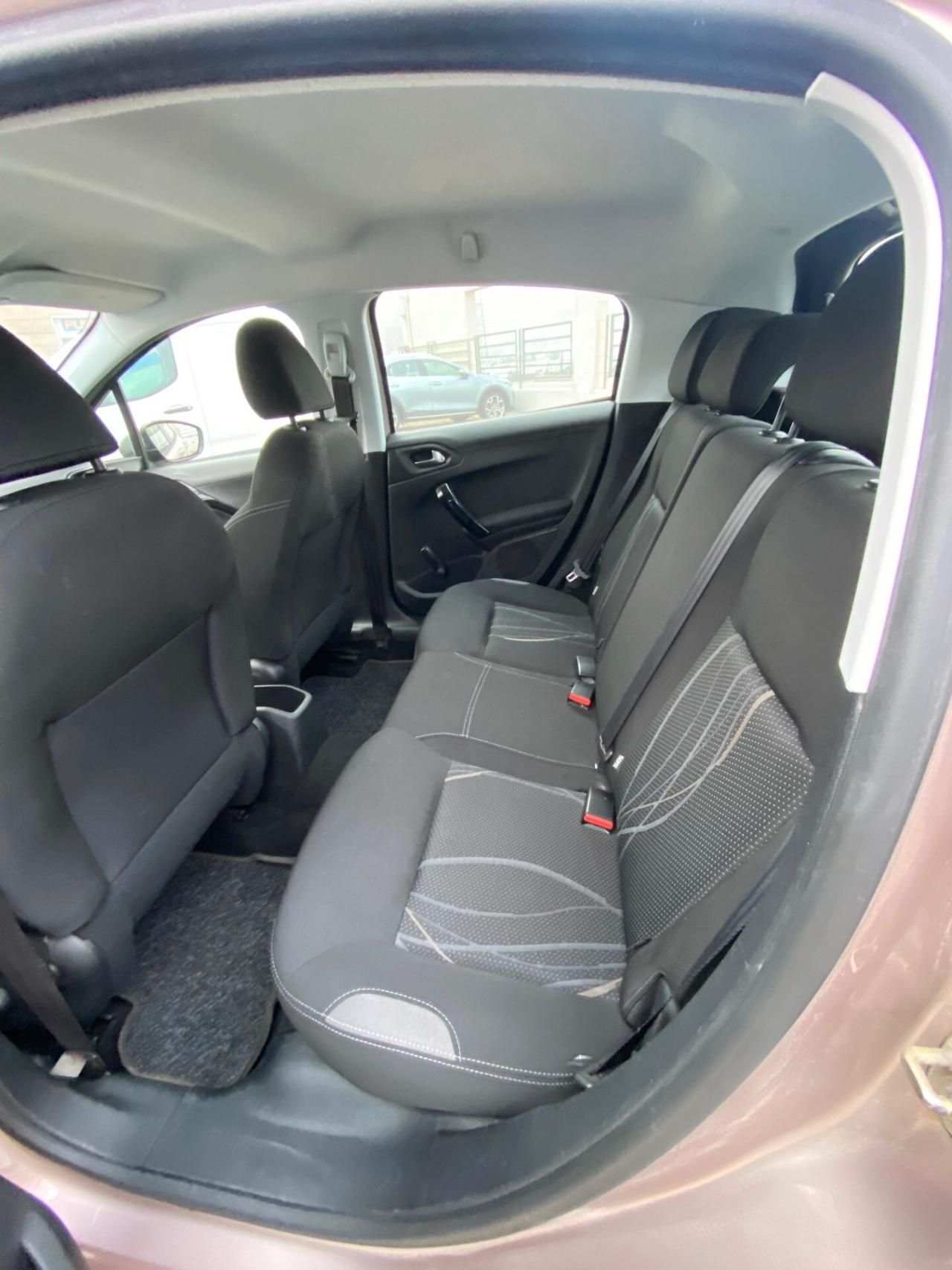 Peugeot 208 1.2 VTi 82 CV 5 porte Active