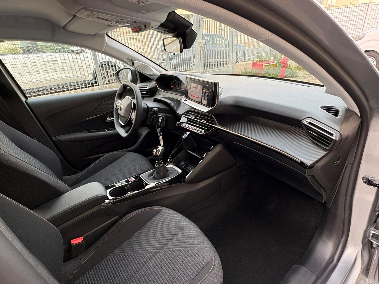 Peugeot 208 Hybrid 100 CV Business
