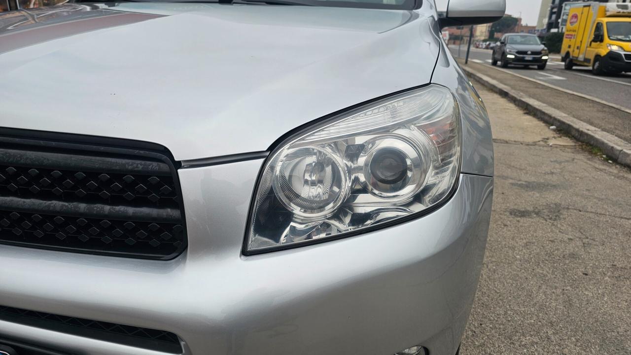 Toyota RAV 4 RAV4 2.2 D-4D 136 CV Luxury