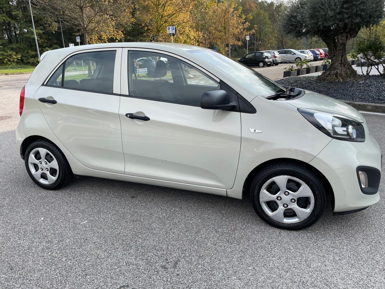 Kia Picanto 1.0 12V 5 porte Fashion *Neo patentati *