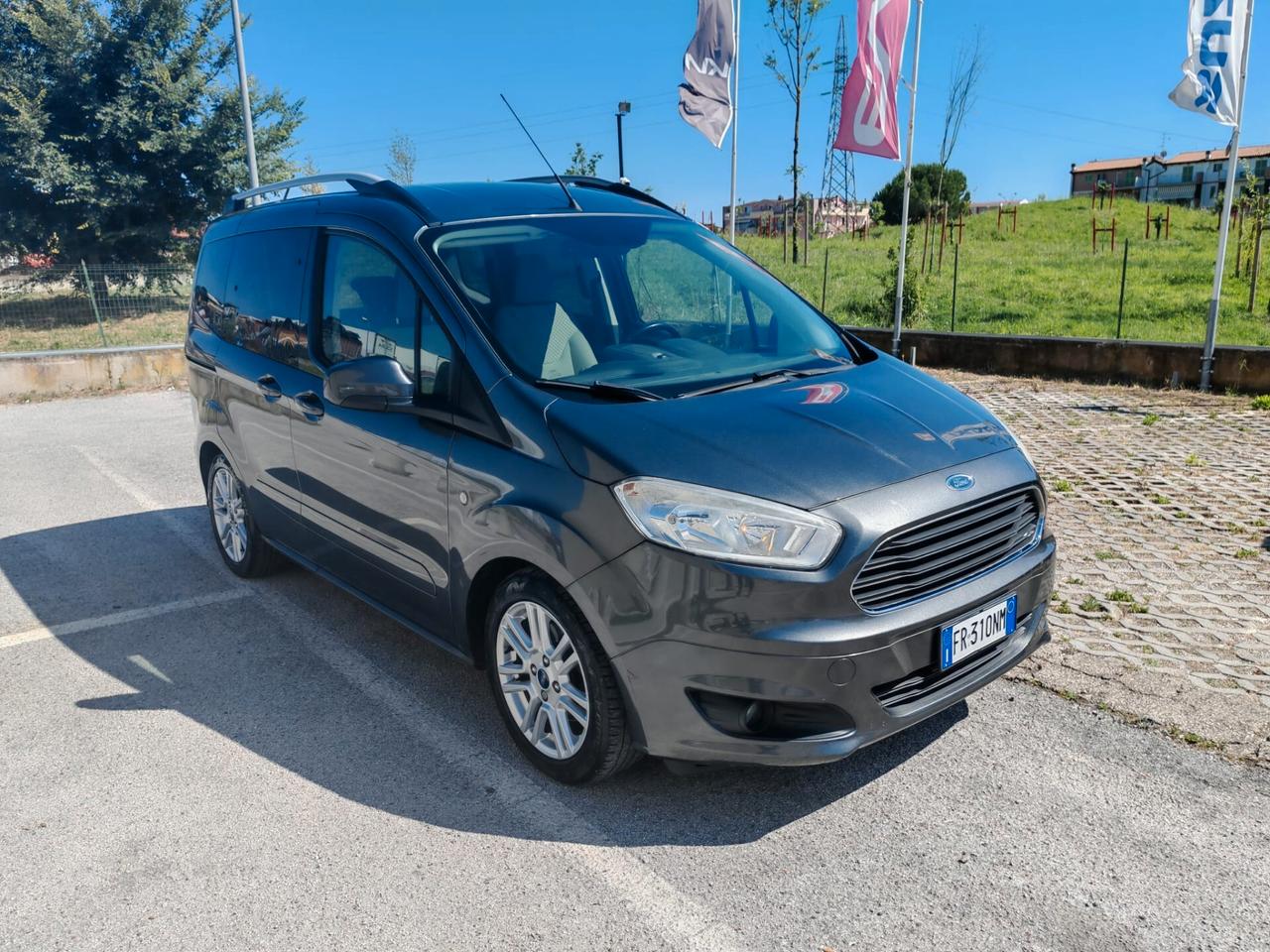 Ford Tourneo Courier 1.5 TDCI 95 CV Titanium
