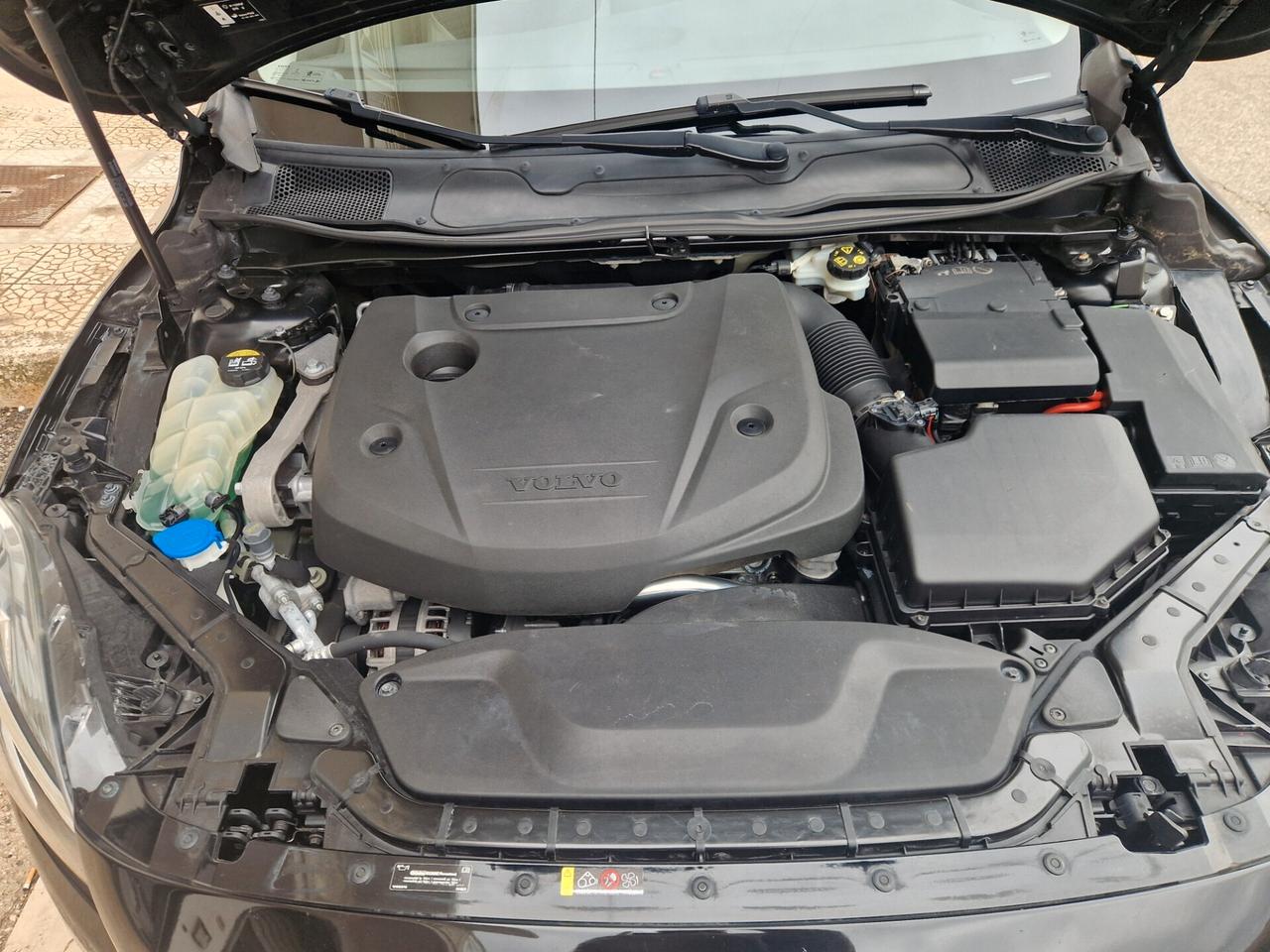 Volvo V40 D2