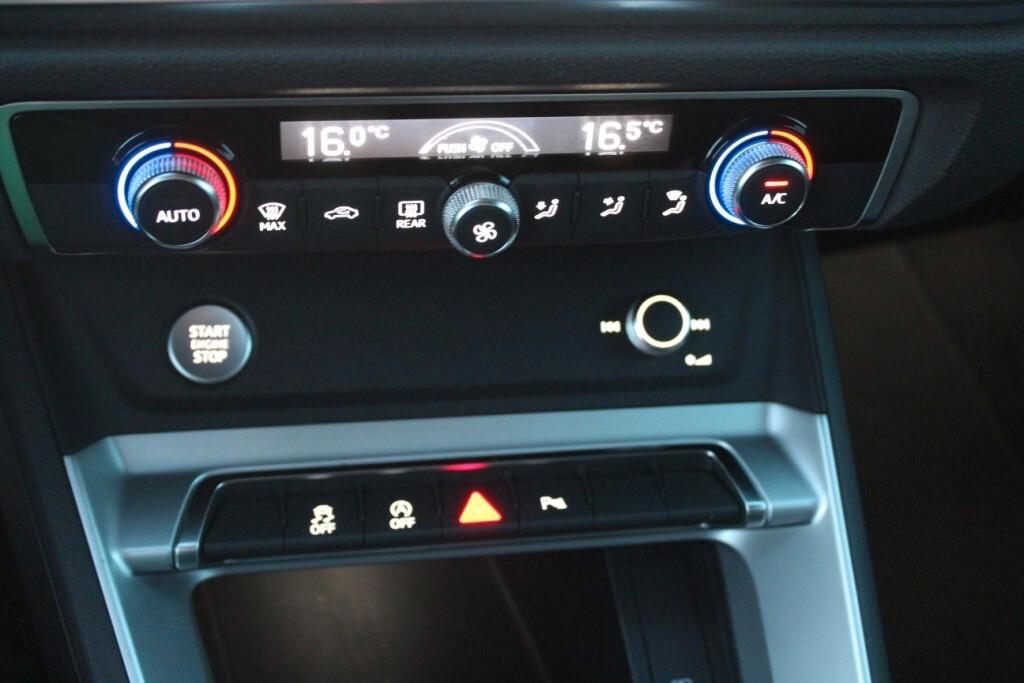 AUDI Q3 2.0 TDI 150 CV s-tronic *Matrix *Luci Ambiente