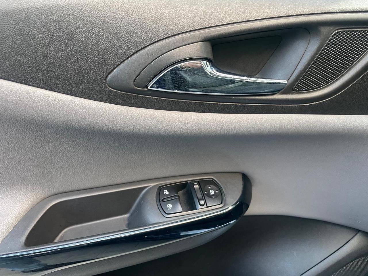 Opel Corsa 1.4 90CV GPL Tech 5 porte Cosmo