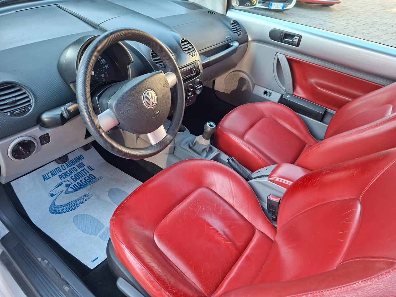 Volkswagen New Beetle 2.0 Cabrio tagliandata