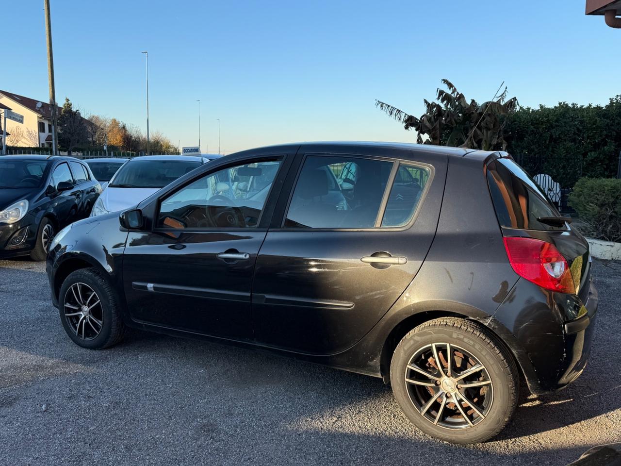 Renault Clio 1.2 16V 5 porte Le Iene
