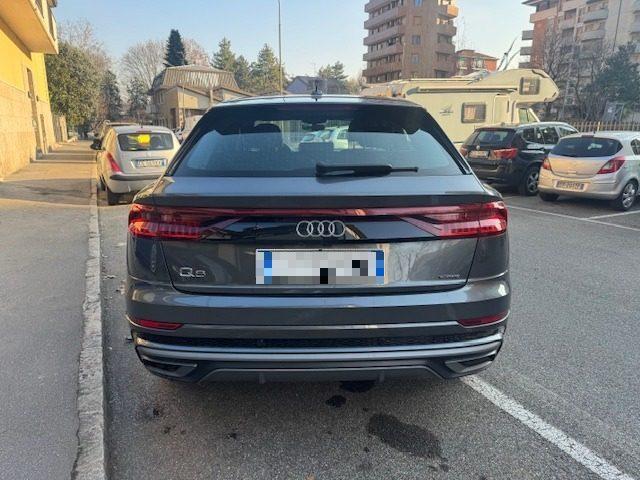 AUDI Q8 55 TFSI quattro tiptronic S-LINE