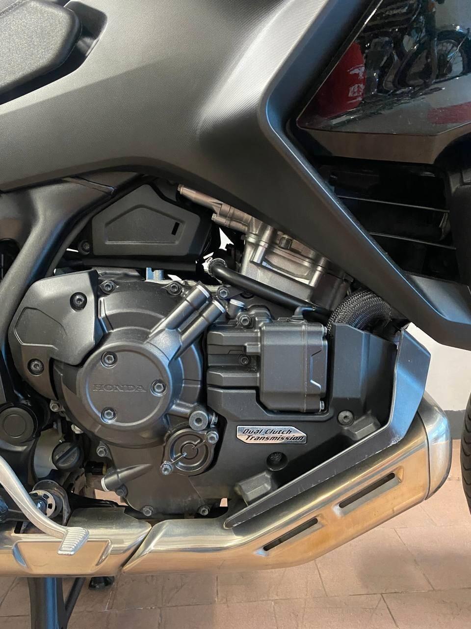 Honda NT 1100 dct