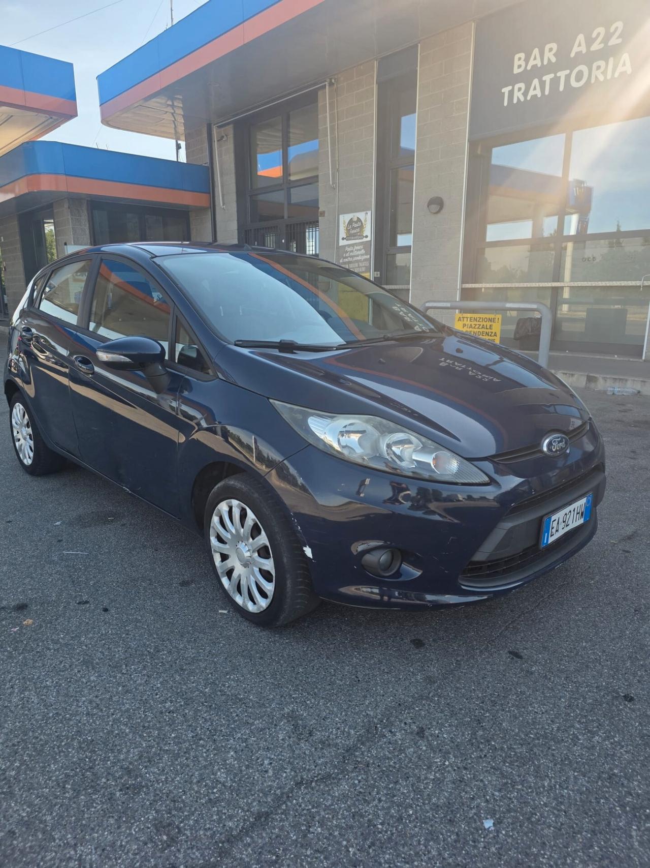 Ford Fiesta 1.4 5 porte Bz.- GPL Titanium