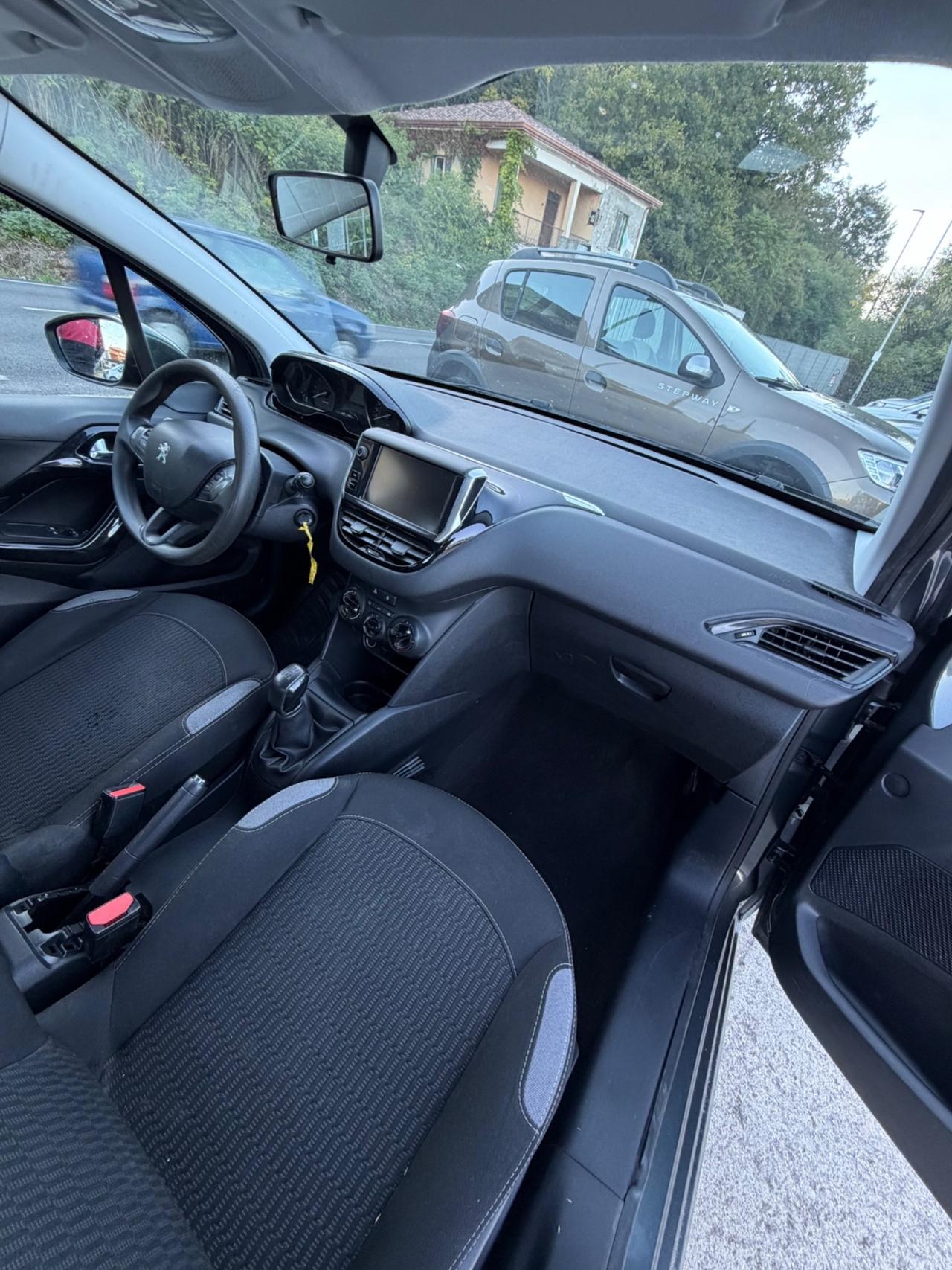 Peugeot 208 PureTech 82 5 porte Allure
