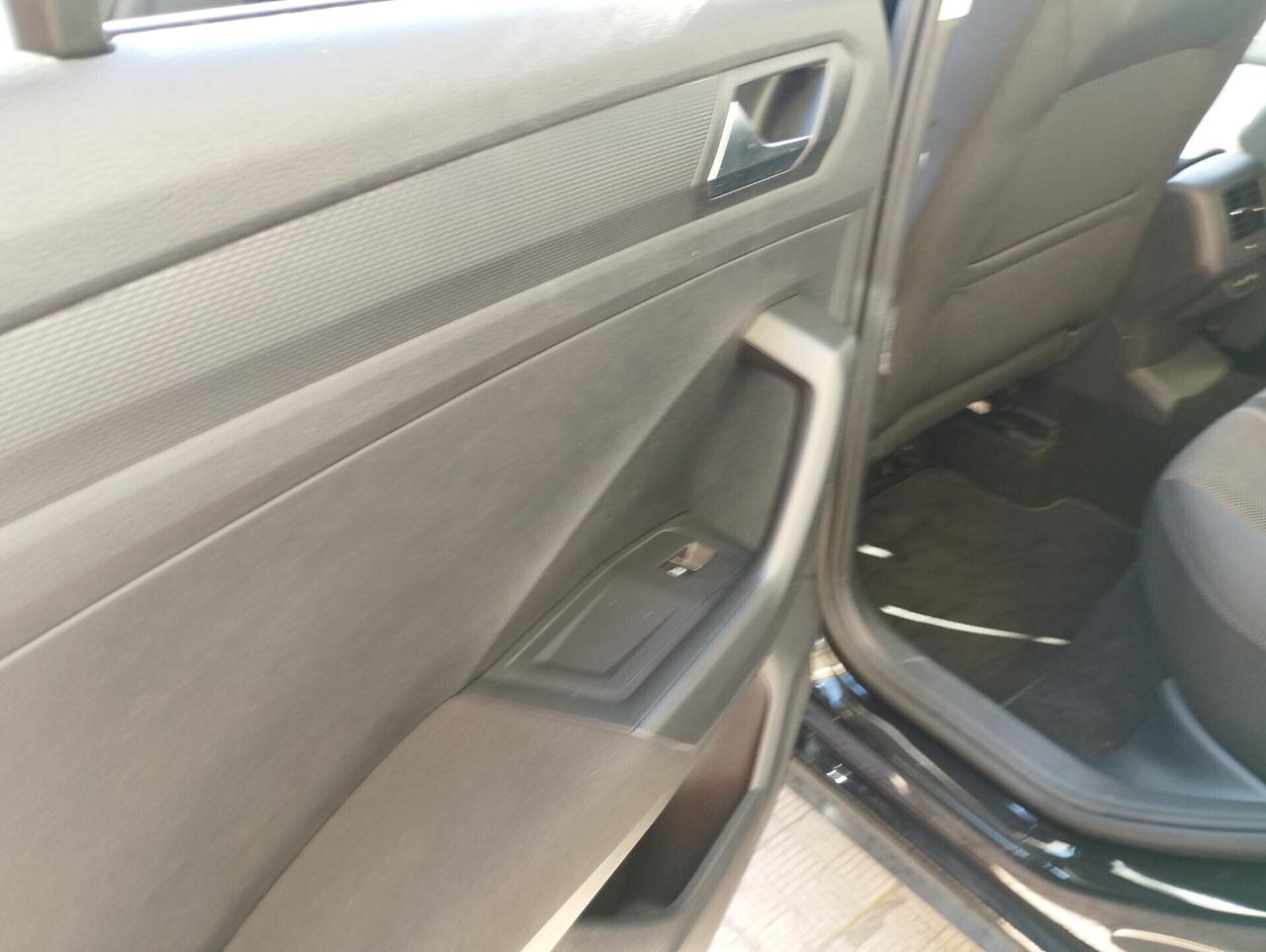 Volkswagen T-Roc 2.0 TDI SCR Business BlueMotion Technology