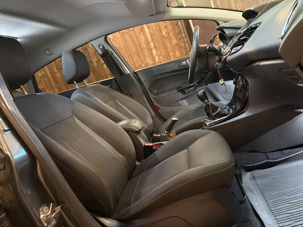 Ford Fiesta 1.5 TDCi 75CV 5 porte Titanium