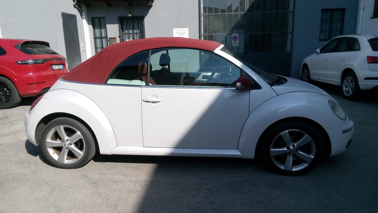 Volkswagen New Beetle 2.0 Cabrio Lim. Red Edt.