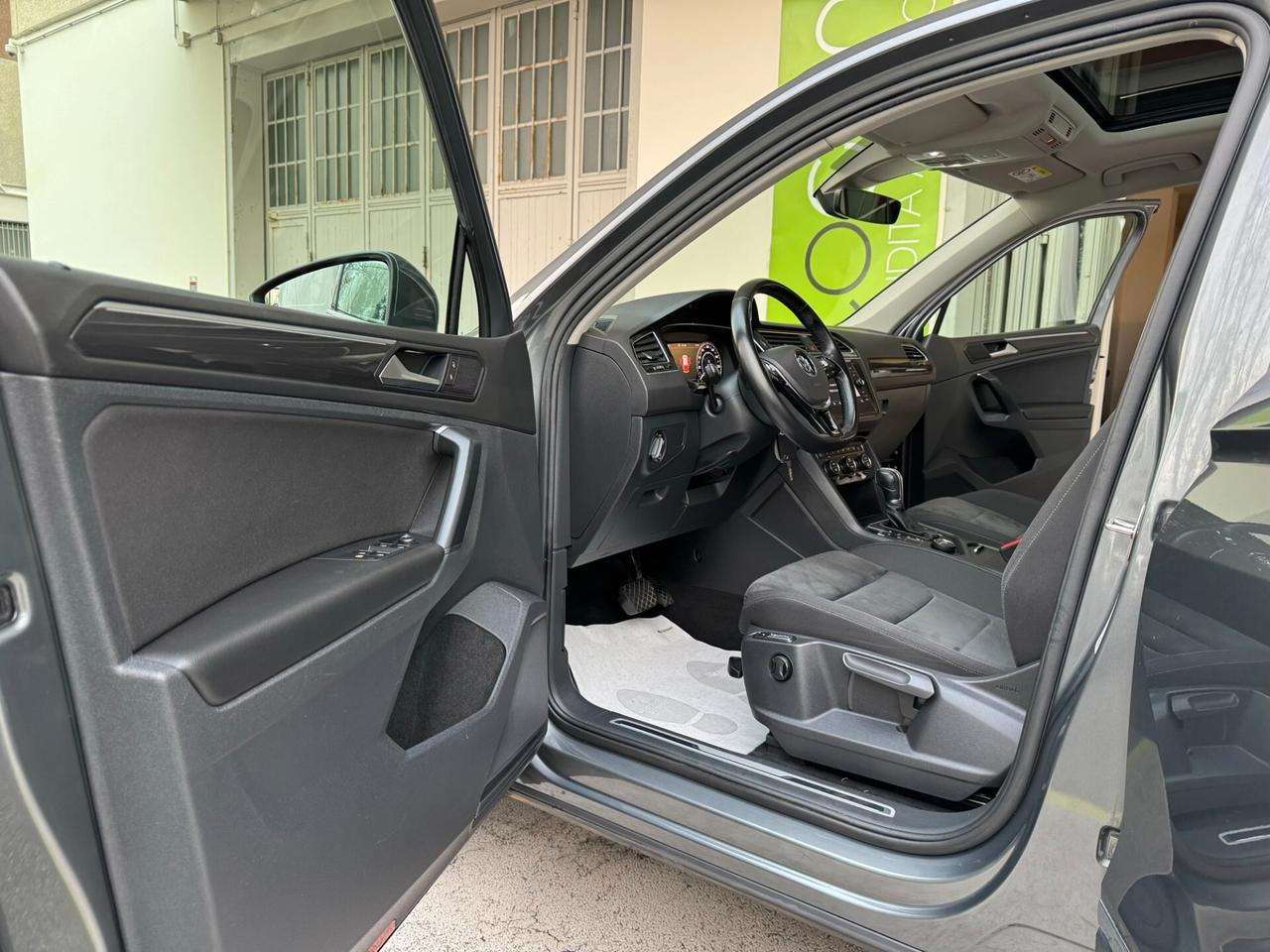 Volkswagen Tiguan 2.0tdi DSG R-Line 4M GARANZIA24M