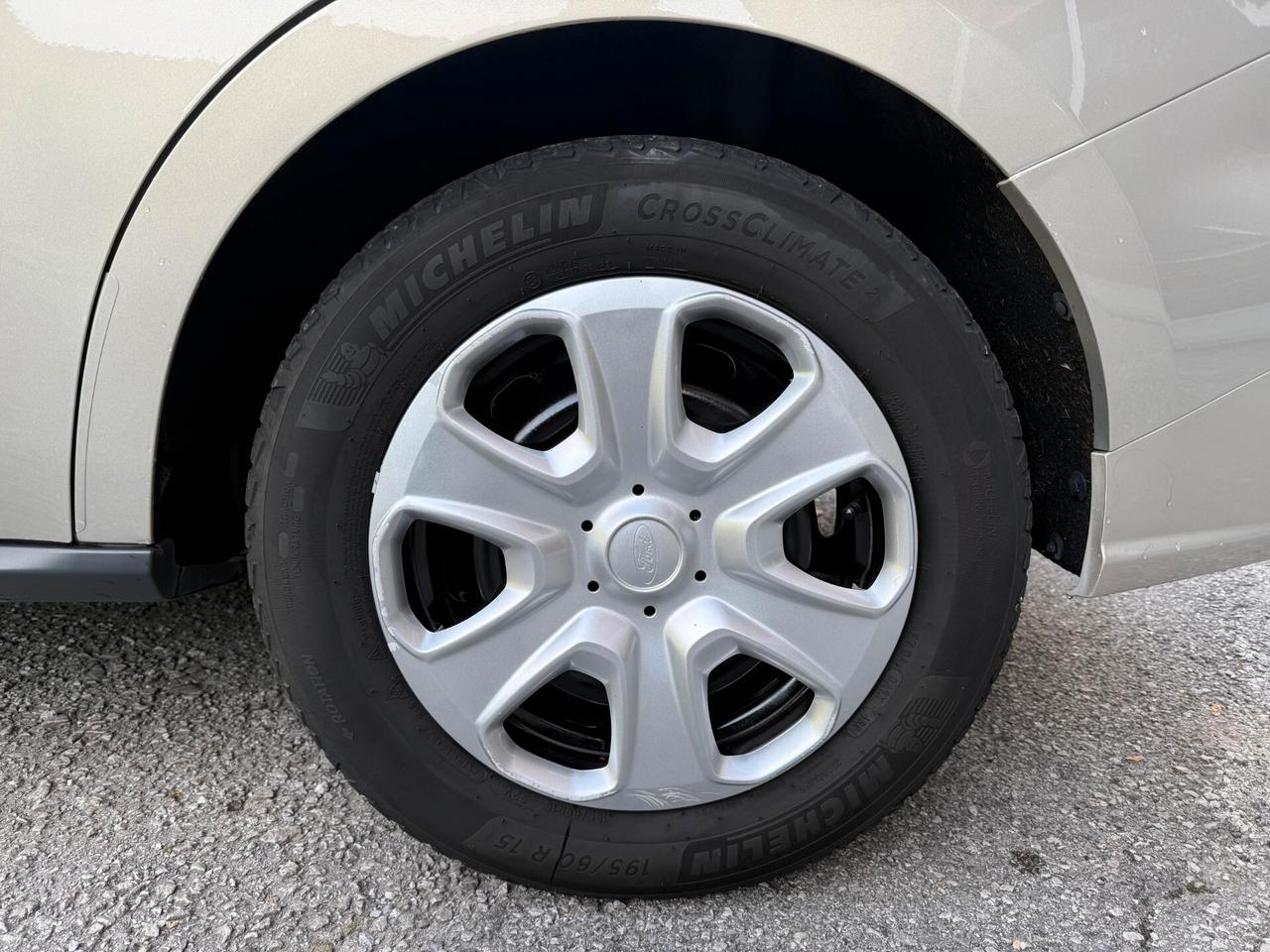 Ford Tourneo Courier 1.5 TDCI 75 CV Titanium