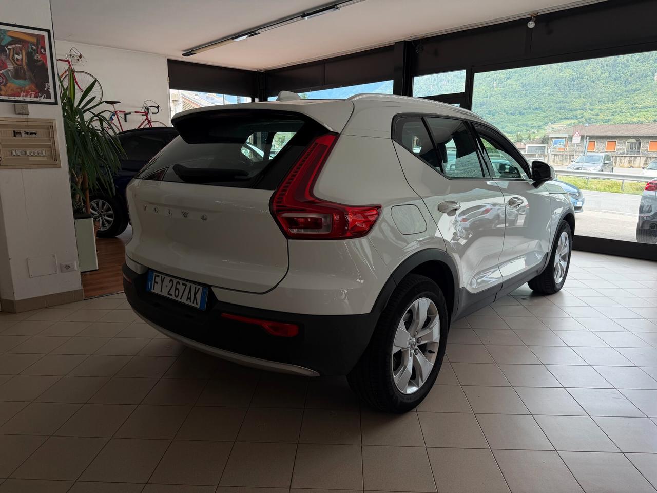 Volvo XC40 2.0cc 190Cv Automatica-Retrocamera