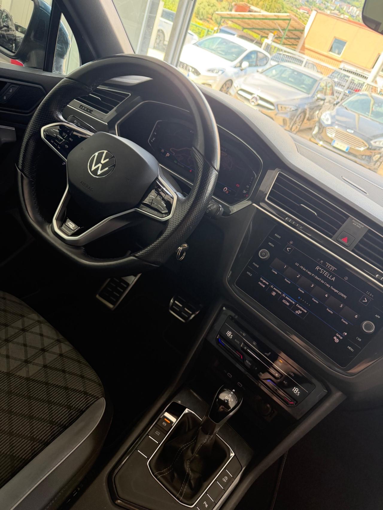 VW Tiguan 2.0 TDI 150 CV SCR DSG R-Line FINANZIABILE