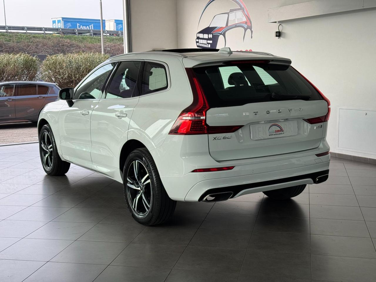 Volvo XC60 2.0 d4 190cv R-design awd Aut. Tetto Apribile